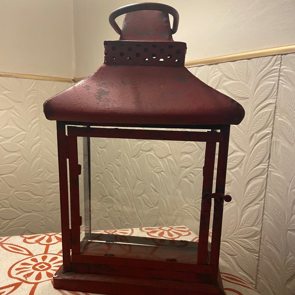 Red Lantern - Picture 3 of 4
